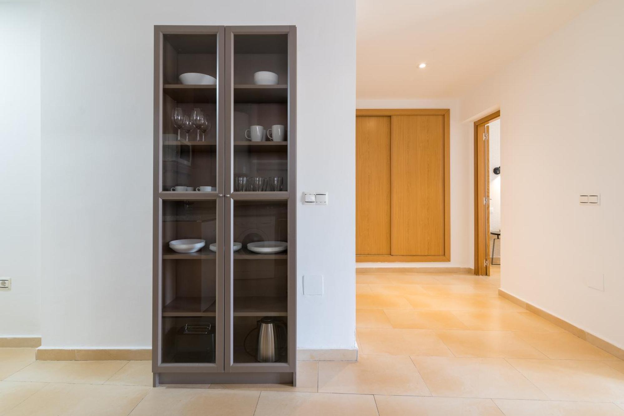 Puerta Antequera 4 *