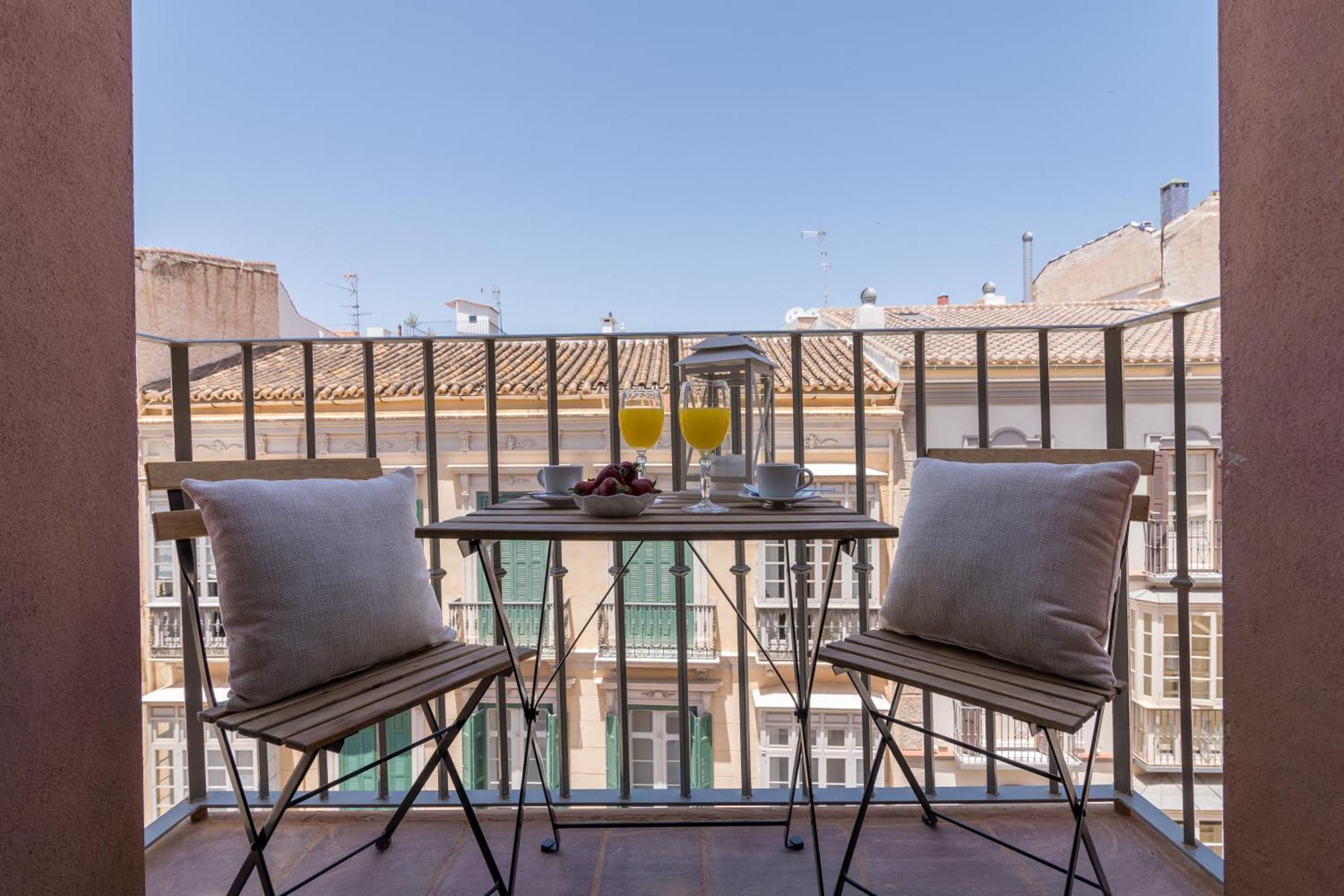Puerta Antequera 4 *